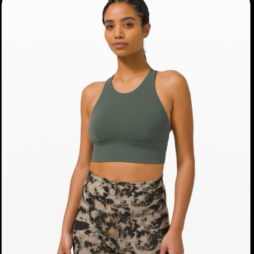 Lululemon Wunder longline sports bra. Includes padding. Worn once.